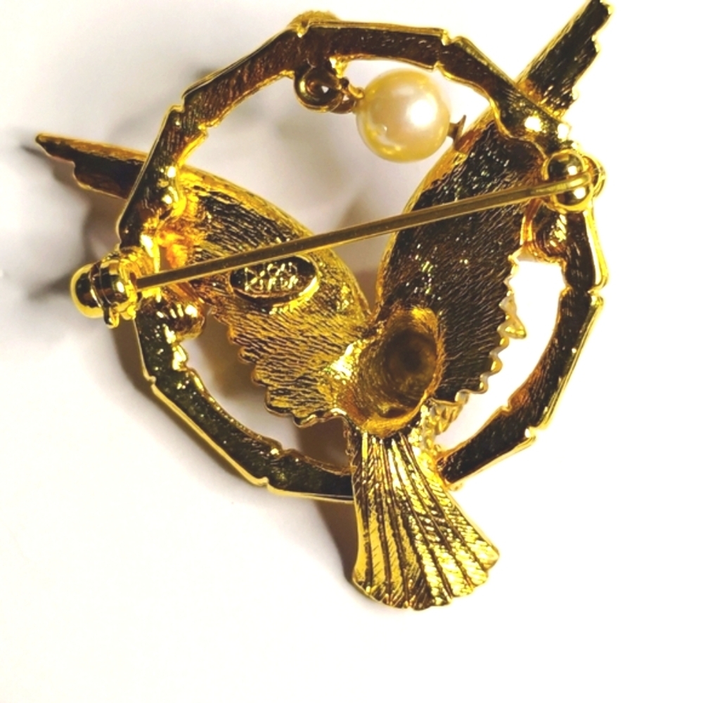 Signed Joan Rivers Peace Dove Brooch Simulated Peals &‎ Rhinestones 18K GP - Picture 5 of 7